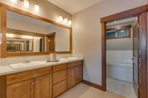 11665 Mcclintock Loop #4, Truckee, CA 96161 photo 8