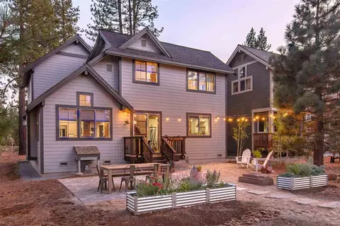 11382 Saddleback Dr, Truckee, CA 96161 photo 2
