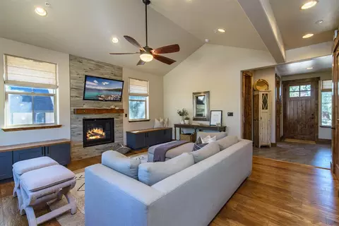 11382 Saddleback Dr, Truckee, CA 96161 photo 3