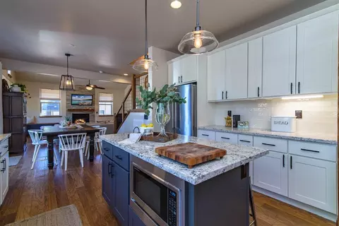 11382 Saddleback Dr, Truckee, CA 96161 photo 9