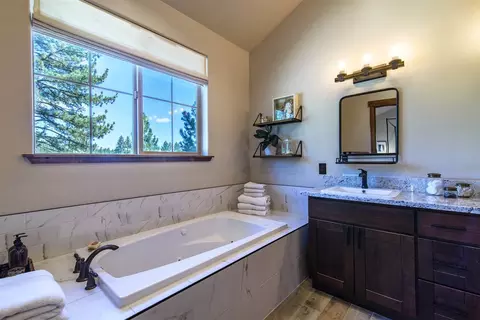 11382 Saddleback Dr, Truckee, CA 96161 photo 13