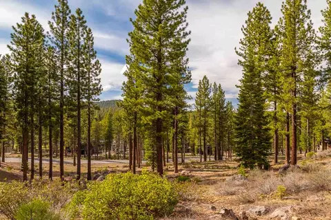 8201 Ehrman Dr, Truckee, CA 96161 photo 5
