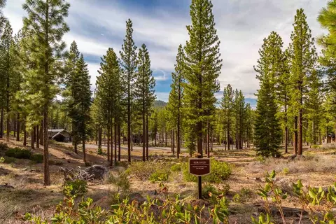 8201 Ehrman Dr, Truckee, CA 96161 photo 1