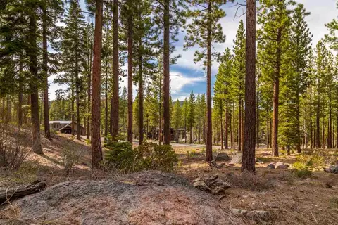 8201 Ehrman Dr, Truckee, CA 96161 photo 3
