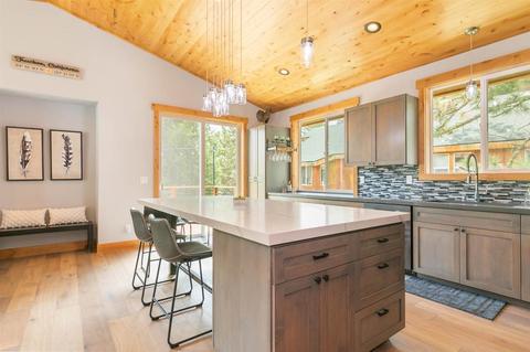 12121 E Sierra Dr, Truckee, CA 96161 photo 7