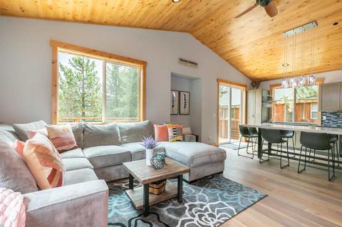 12121 E Sierra Dr, Truckee, CA 96161 photo 5