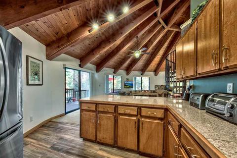 13656 Ski View Loop, Truckee, CA 96161 photo 11