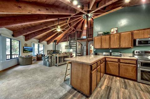 13656 Ski View Loop, Truckee, CA 96161 photo 9