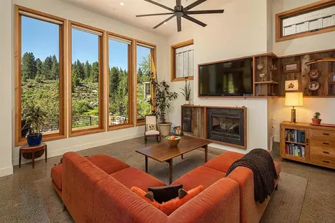 10753 River St, Truckee, CA 96161 photo 4