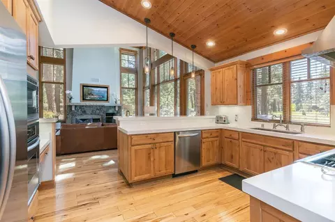 12157 Lookout Loop, Truckee, CA 96161 photo 10