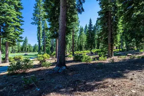 8324 Valhalla Dr, Truckee, CA 96161 photo 5