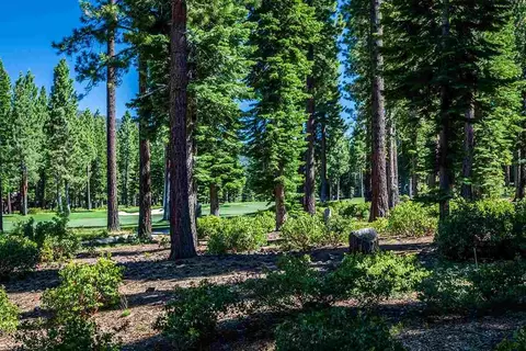 8324 Valhalla Dr, Truckee, CA 96161 photo 2