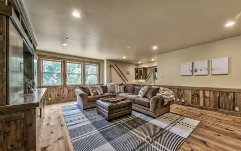 2110 Eagle Feather Ct, Truckee, CA 96161 photo 12