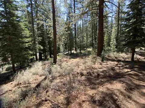 11979 Saddleback Dr, Truckee, CA 96161 photo 3