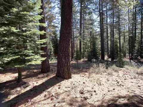 11979 Saddleback Dr, Truckee, CA 96161 photo 1