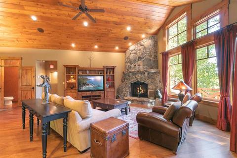 11521 Bottcher Loop, Truckee, CA 96161 photo 3