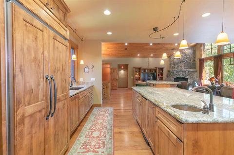 11521 Bottcher Loop, Truckee, CA 96161 photo 8