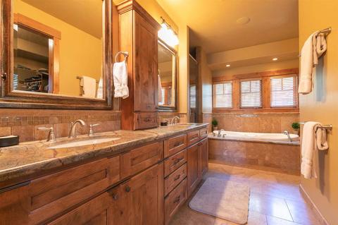 11521 Bottcher Loop, Truckee, CA 96161 photo 14