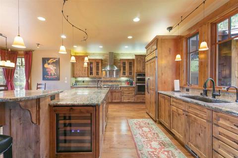11521 Bottcher Loop, Truckee, CA 96161 photo 6