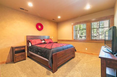 11521 Bottcher Loop, Truckee, CA 96161 photo 17