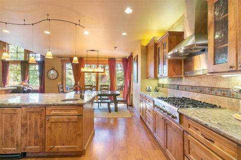 11521 Bottcher Loop, Truckee, CA 96161 photo 7