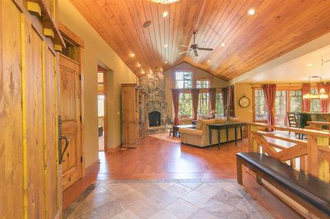 11521 Bottcher Loop, Truckee, CA 96161 photo 4