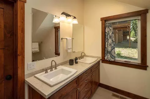12024 Cavern Way, Truckee, CA 96161 photo 14