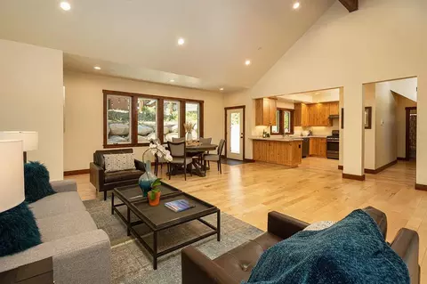 12024 Cavern Way, Truckee, CA 96161 photo 3