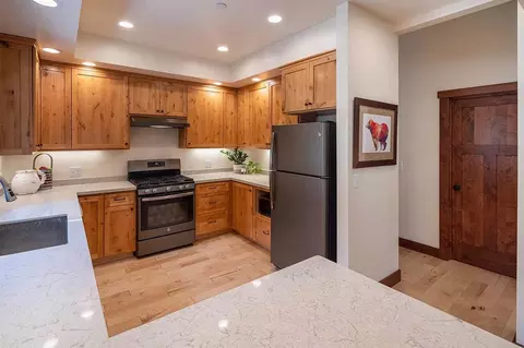 12024 Cavern Way, Truckee, CA 96161 photo 9