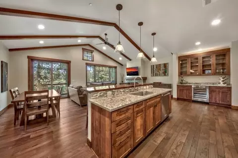 10175 Annies Loop, Truckee, CA 96161 photo 14