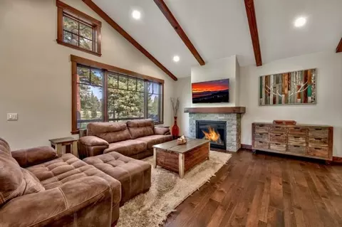 10175 Annies Loop, Truckee, CA 96161 photo 9