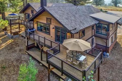 10175 Annies Loop, Truckee, CA 96161 photo 3