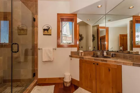 12895 Pinnacle Loop, Truckee, CA 96161 photo 10