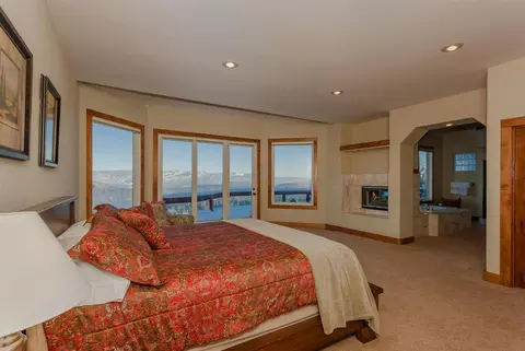 12895 Pinnacle Loop, Truckee, CA 96161 photo 6