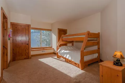 12895 Pinnacle Loop, Truckee, CA 96161 photo 11