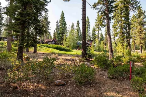 8740 Breakers Ct, Truckee, CA 96161 photo 4