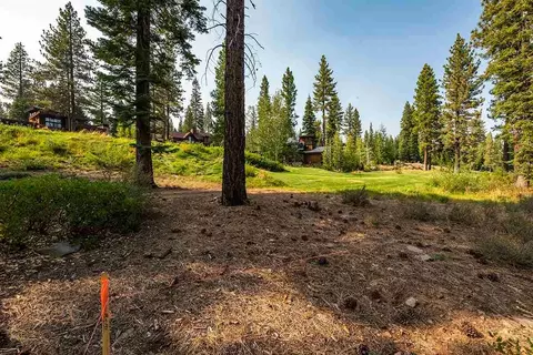 8740 Breakers Ct, Truckee, CA 96161 photo 1