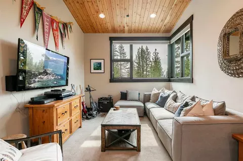 11684 Kelley Dr, Truckee, CA 96161 photo 19
