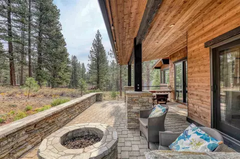 11684 Kelley Dr, Truckee, CA 96161 photo 4