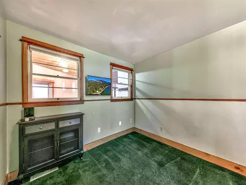 10061 E River St, Truckee, CA 96161 photo 17