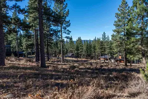 8256 Ehrman Dr, Truckee, CA 96161 photo 2
