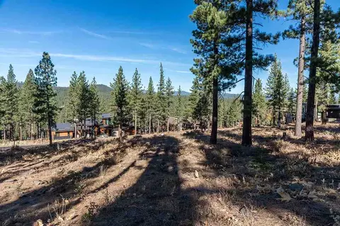 8256 Ehrman Dr, Truckee, CA 96161 photo 1