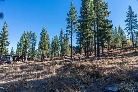 8256 Ehrman Dr, Truckee, CA 96161 photo 3