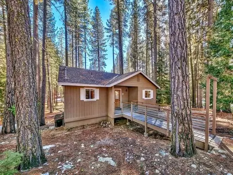 10 Moccasin Trl, Graeagle, CA 96103 photo 2