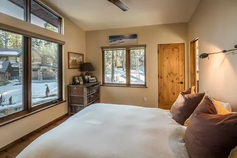 8755 Breakers Ct, Truckee, CA 96161 photo 13
