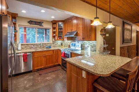 12093 Pine Forest Rd, Truckee, CA 96161 photo 3