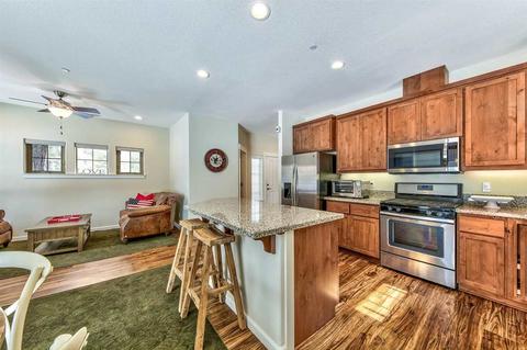 10240 Fall Ct, Truckee, CA 96161 photo 7