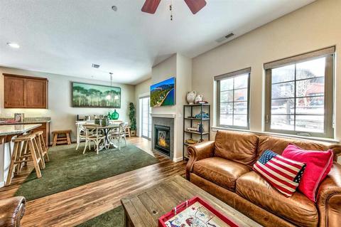10240 Fall Ct, Truckee, CA 96161 photo 2