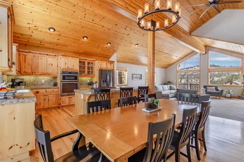 12480 Pinnacle Loop, Truckee, CA 96161 photo 8