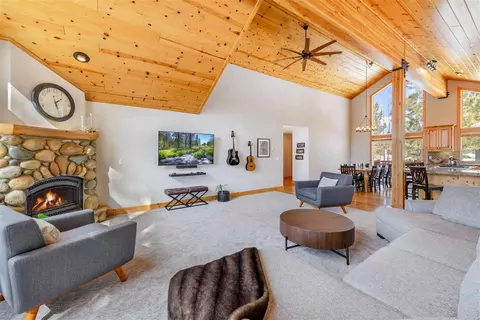 12480 Pinnacle Loop, Truckee, CA 96161 photo 5